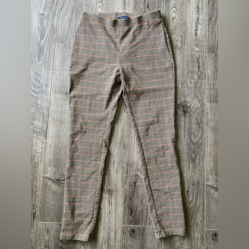 3/$30 Tommy Hilfiger high rise tartan plaid brown, black and red pull on pants
